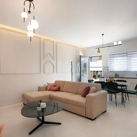 Kalopsia بيت للعطل